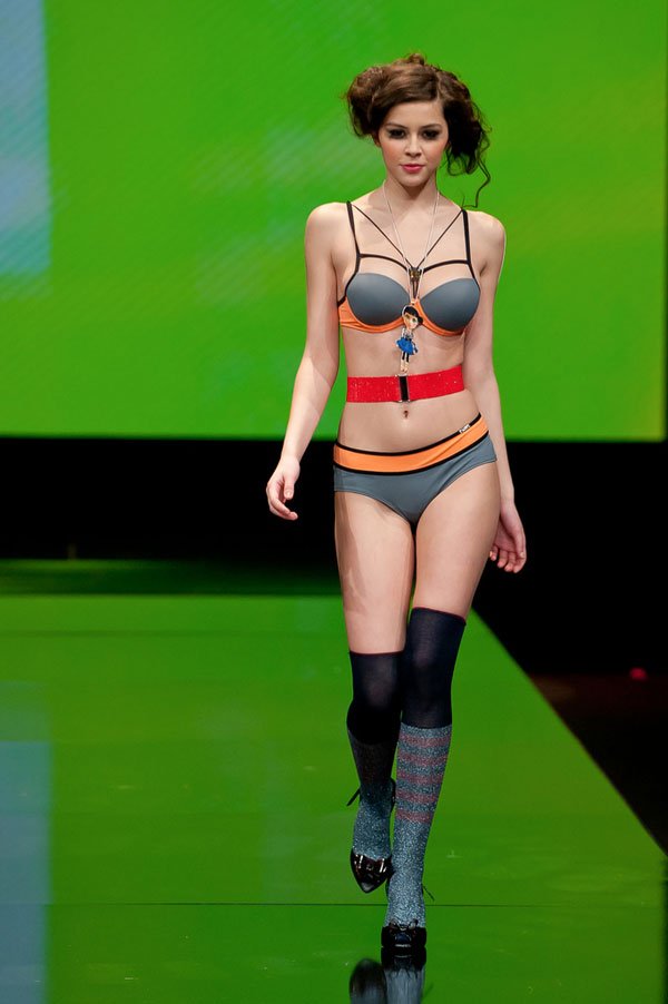 Madalina Pica: Lingerie Fashion Show.